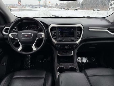 Used 2023 GMC Acadia SLT image 16