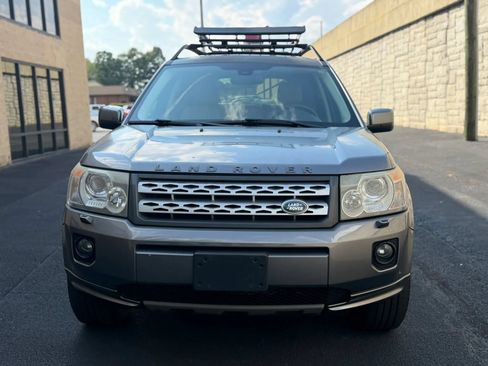 Used 2011 Land Rover LR2 HSE AWD/4WD image 3