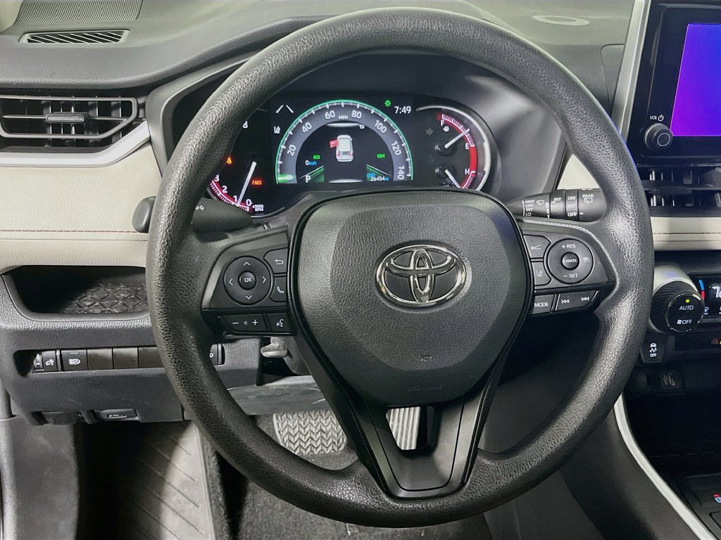 Used 2024 Toyota RAV4 XLE w/ Convenience Package FWD image 15