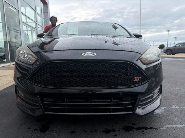 Used 2016 Ford Focus ST FWD image 2