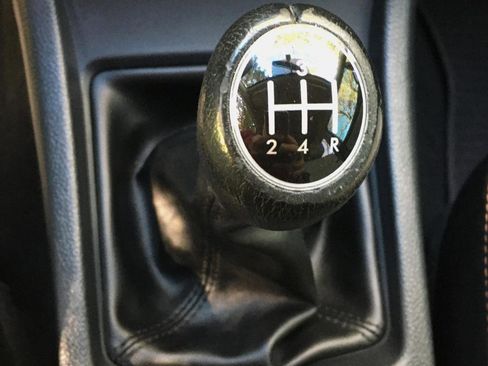 Used 2016 Subaru Crosstrek 2.0i Premium image 28