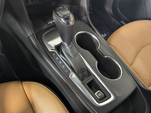 Used 2018 Chevrolet Equinox Premier FWD image 21