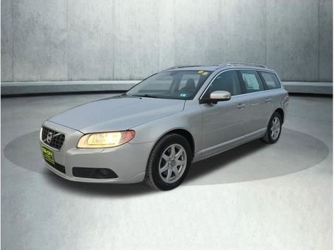 Used 2010 Volvo V70 image 1