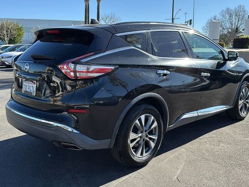 Used 2017 Nissan Murano SV image 3