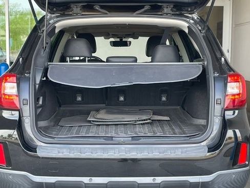 Used 2017 Subaru Outback 3.6R Limited AWD/4WD image 17