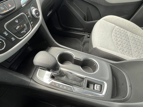 Used 2023 Chevrolet Equinox LS w/ LS Convenience Package FWD image 22