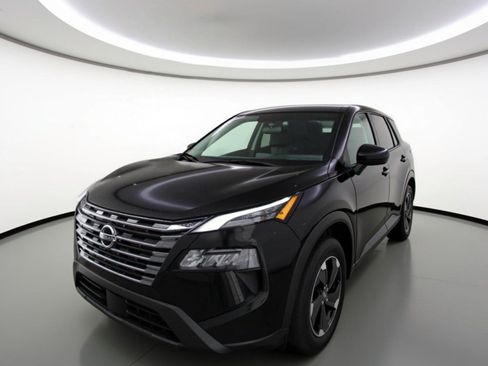 Used 2025 Nissan Rogue SV image 3