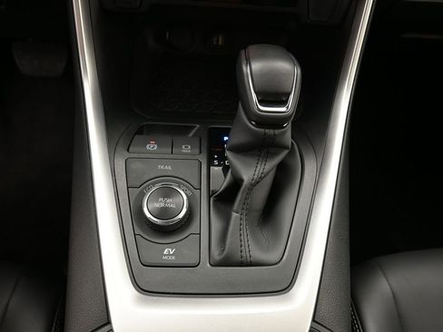 Certified 2025 Toyota RAV4 XLE Premium AWD/4WD image 25