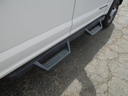 Used 2021 Ford F350 XL w/ Power Equipment Group image 5