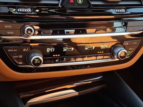 Used 2023 BMW 530i xDrive w/ Premium Package image 16