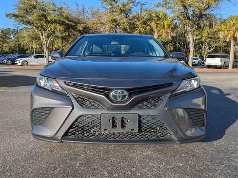Used 2019 Toyota Camry SE image 9