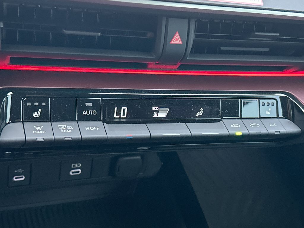 Certified 2025 Toyota Prius Plug-In Hybrid FWD image 26