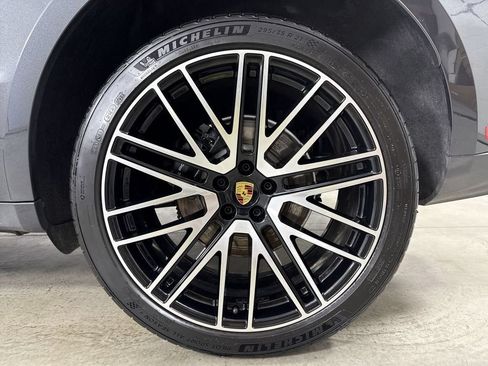 Certified 2026 Porsche Macan AWD/4WD image 14
