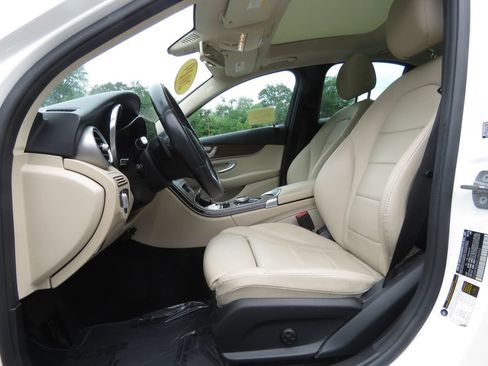 Used 2019 Mercedes-Benz C 300 4MATIC Sedan image 10