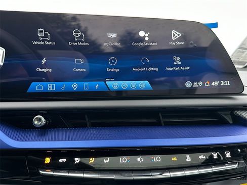 New 2026 Cadillac Optiq Luxury 1 image 28