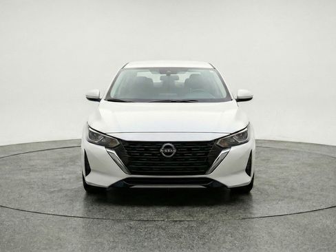 Used 2025 Nissan Sentra SV FWD image 2