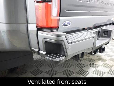 Certified 2025 Ford F450 Platinum w/ FX4 Off-Road Package image 36
