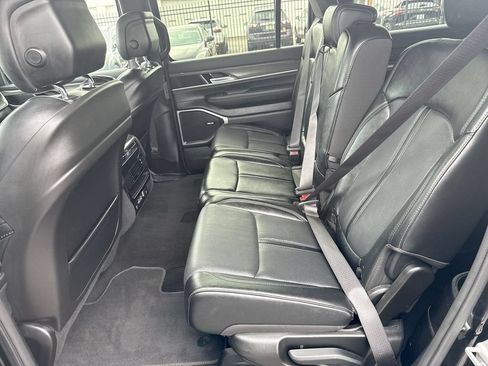 Used 2024 Jeep Wagoneer L Series III w/ Flexible Seating Group AWD/4WD image 25