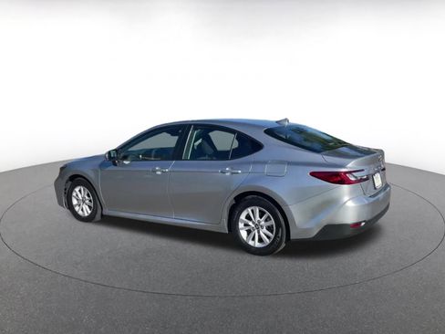 Used 2025 Toyota Camry LE image 10