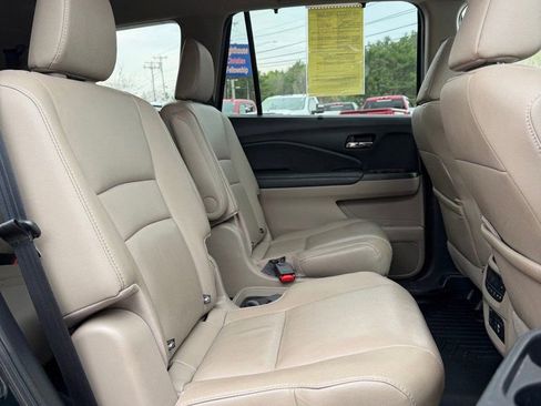 Used 2020 Honda Pilot Touring image 15