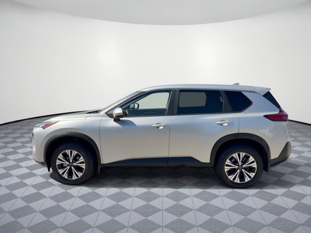 Used 2023 Nissan Rogue SV FWD image 2