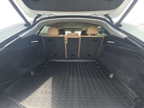 Used 2019 Audi Q8 Premium Plus image 12