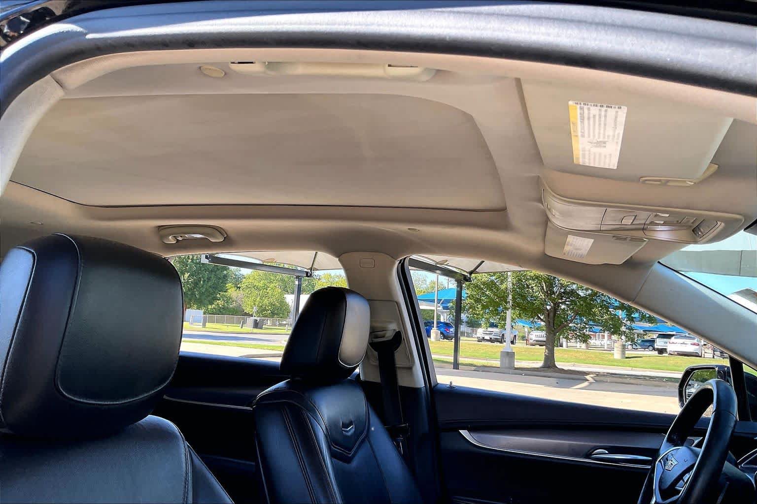 Used 2019 Cadillac XT5 Premium Luxury AWD/4WD image 14