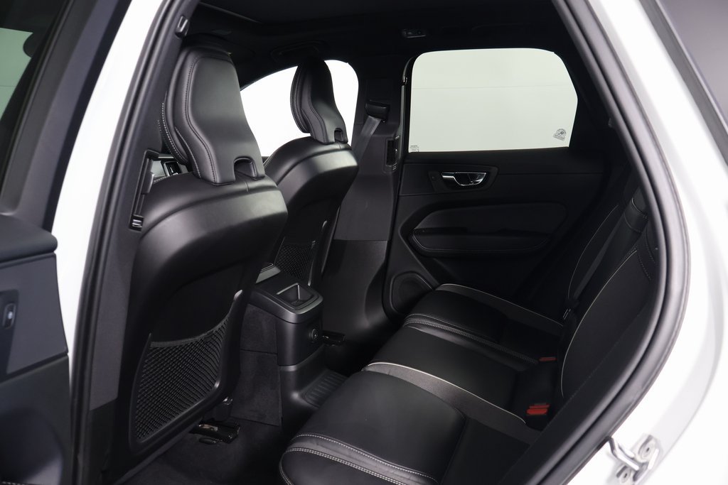 Used 2021 Volvo XC60 T8 R-Design w/ Protection Package Premier AWD/4WD image 10