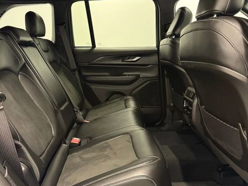 Used 2023 Jeep Grand Cherokee Altitude image 19