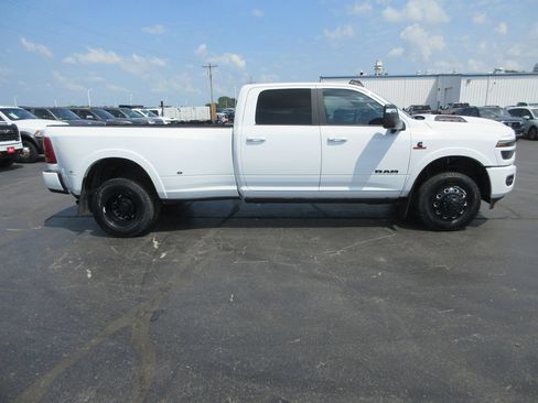 Used 2025 RAM 3500 Limited AWD/4WD image 5