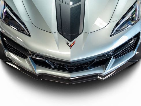 Used 2024 Chevrolet Corvette Z06 w/ Z07 Performance Package image 11