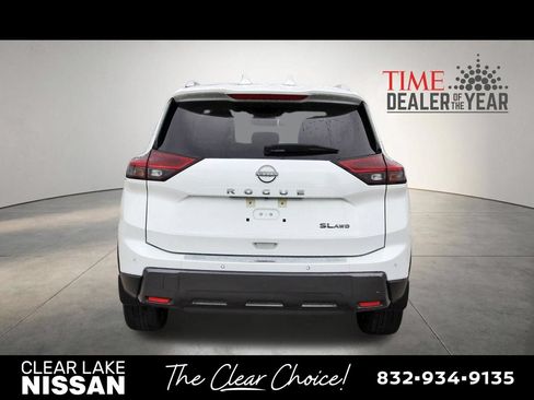 Certified 2025 Nissan Rogue SL w/ Tech Package AWD/4WD image 6