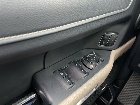 Used 2024 Ford Expedition Max XLT image 13