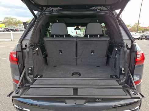 Used 2020 BMW X7 xDrive40i w/ M Sport Package AWD/4WD image 30