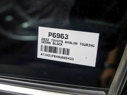 Certified 2022 Toyota Avalon Touring image 33