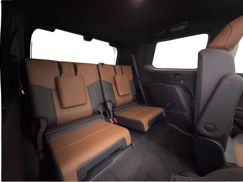 Used 2024 Lexus GX 550 w/ Cold Area Package AWD/4WD image 30