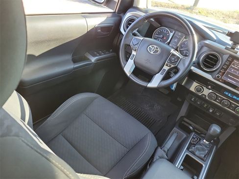 Used 2021 Toyota Tacoma SR5 w/ Trail Edition image 16