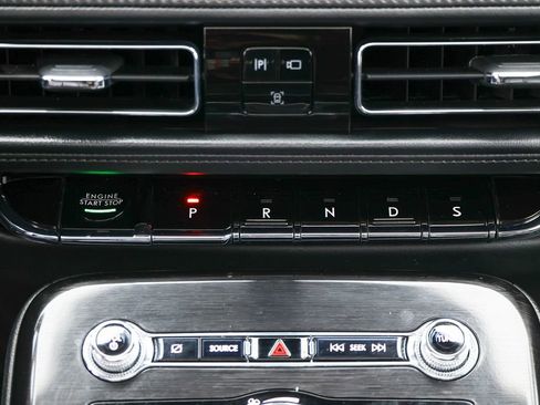 Certified 2023 Lincoln Nautilus Reserve AWD/4WD image 13