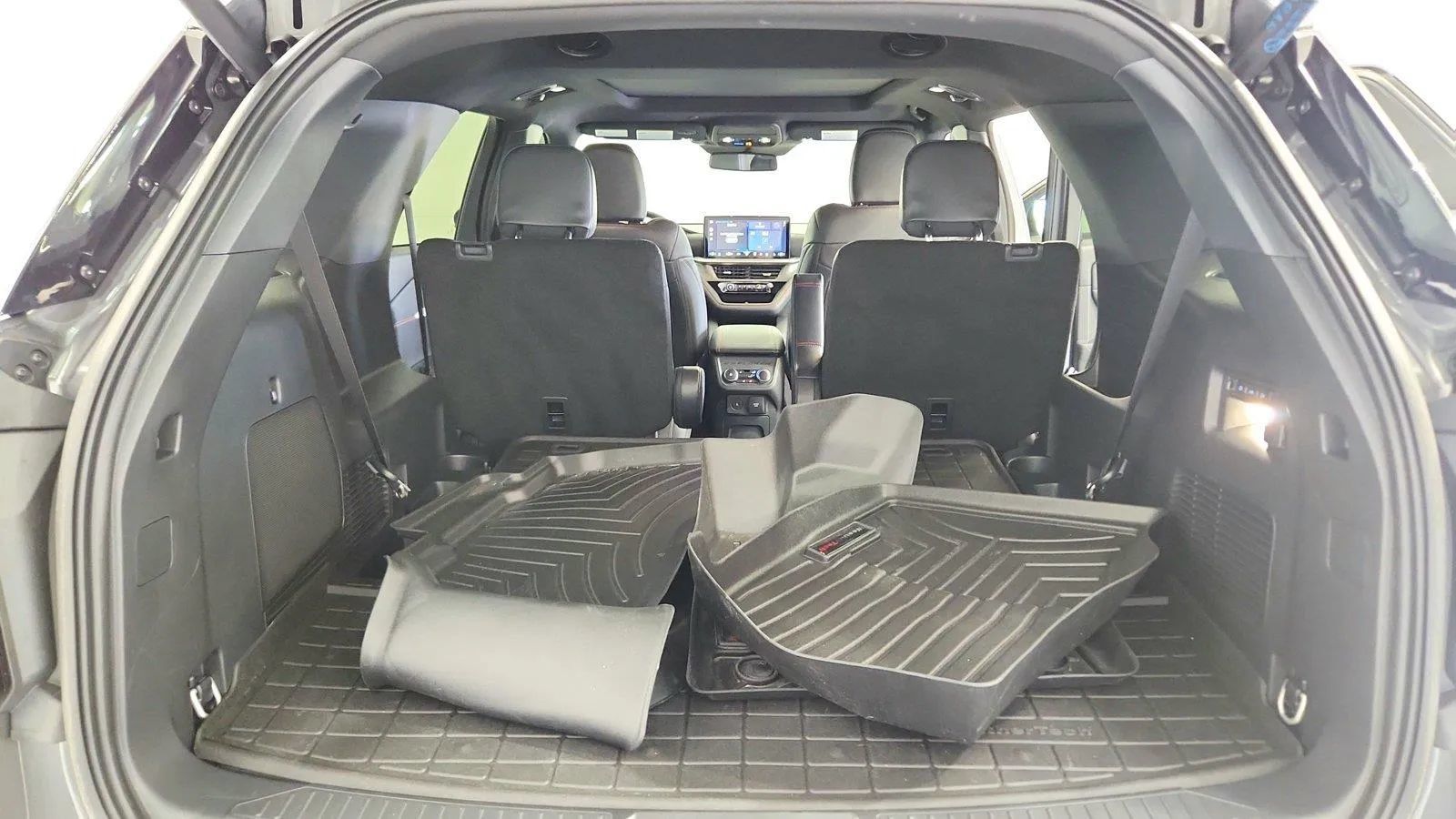 Used 2025 Ford Explorer ST w/ Sun And Sound Package RWD image 38