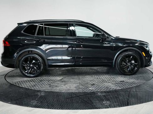 Used 2023 Volkswagen Tiguan SE R-Line AWD/4WD image 5