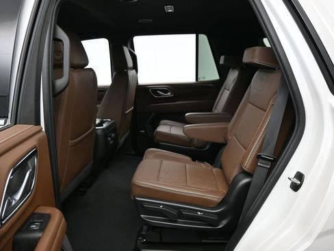 Used 2024 Chevrolet Tahoe High Country RWD image 34