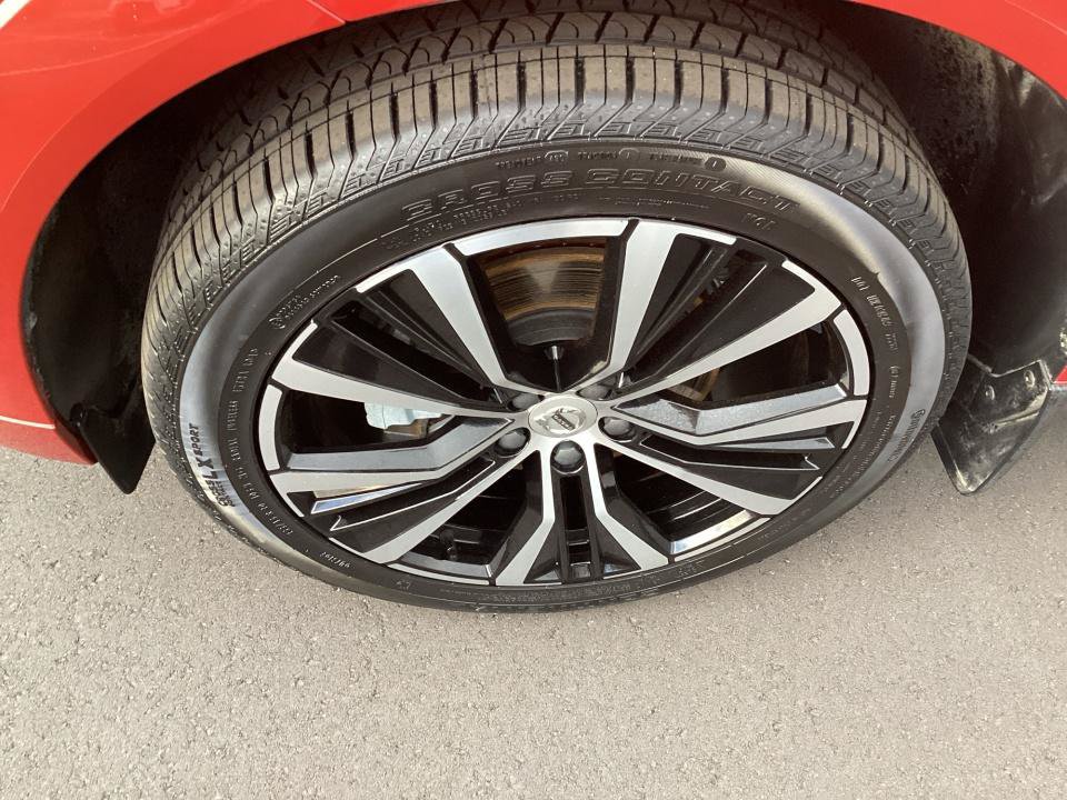 Certified 2024 Volvo XC60 B5 Plus w/ Protection Package Premier AWD/4WD image 31