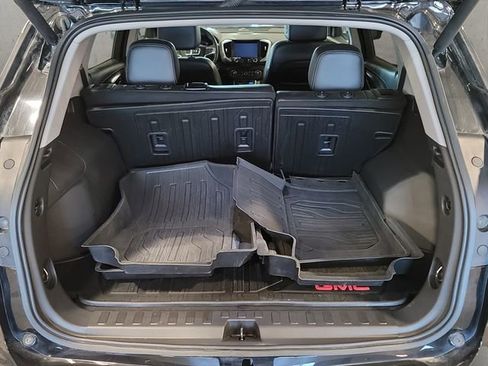 Used 2024 GMC Terrain SLT w/ Infotainment Package II AWD/4WD image 7