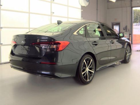 Used 2024 Honda Civic Touring image 3