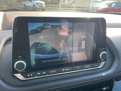 Used 2023 Nissan Rogue SL AWD/4WD image 11