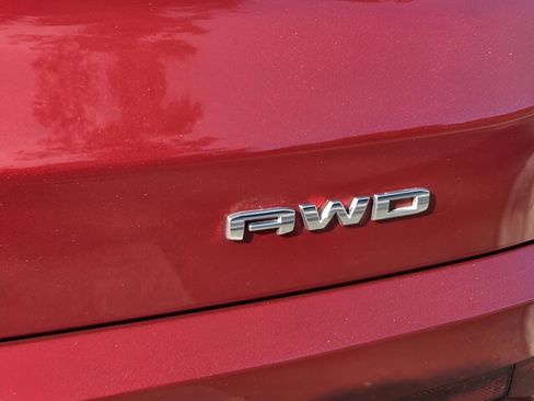 Used 2021 GMC Acadia Denali w/ Denali Technology Package image 24