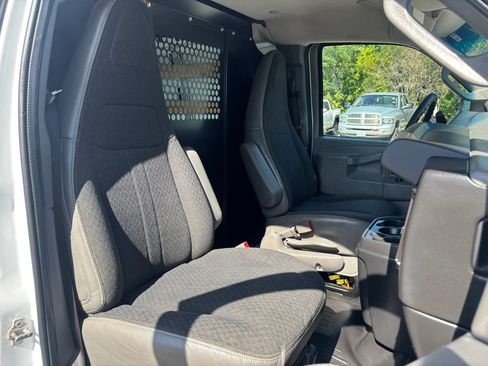 Used 2021 GMC Savana 2500 w/ Driver Convenience Package RWD image 21