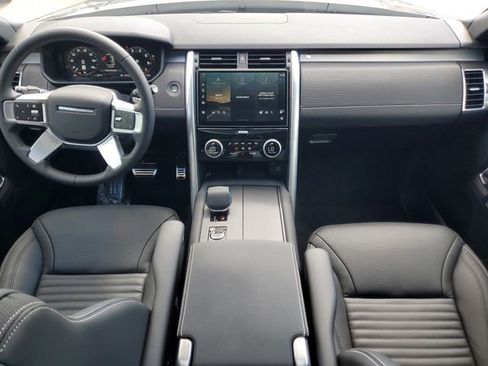 New 2025 Land Rover Discovery Dynamic SE AWD/4WD image 16