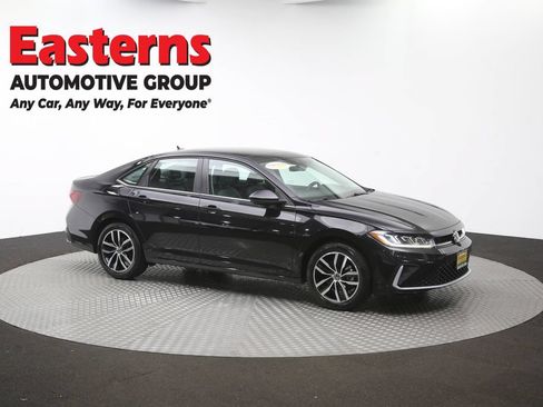 Used 2025 Volkswagen Jetta SE FWD image 48