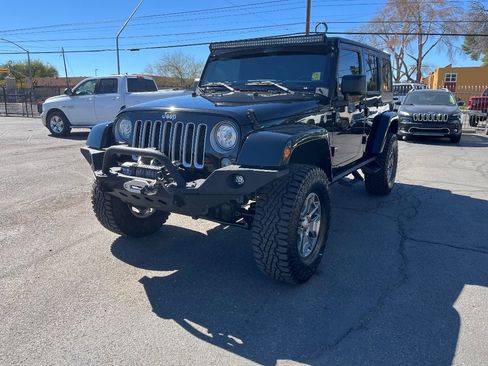Used 2018 Jeep Wrangler Unlimited Sahara image 11